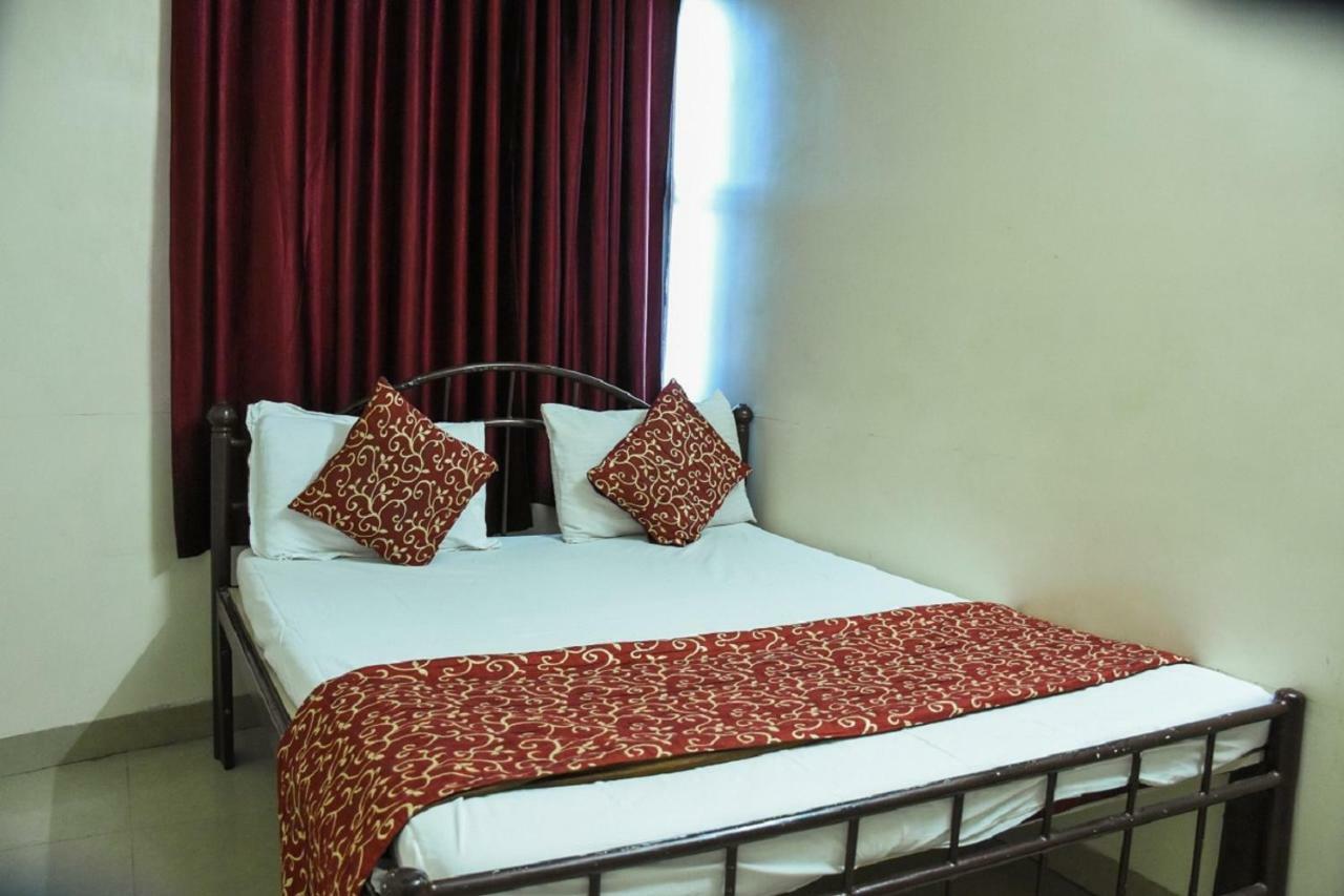 Hotel Dilip Індаур Екстер'єр фото