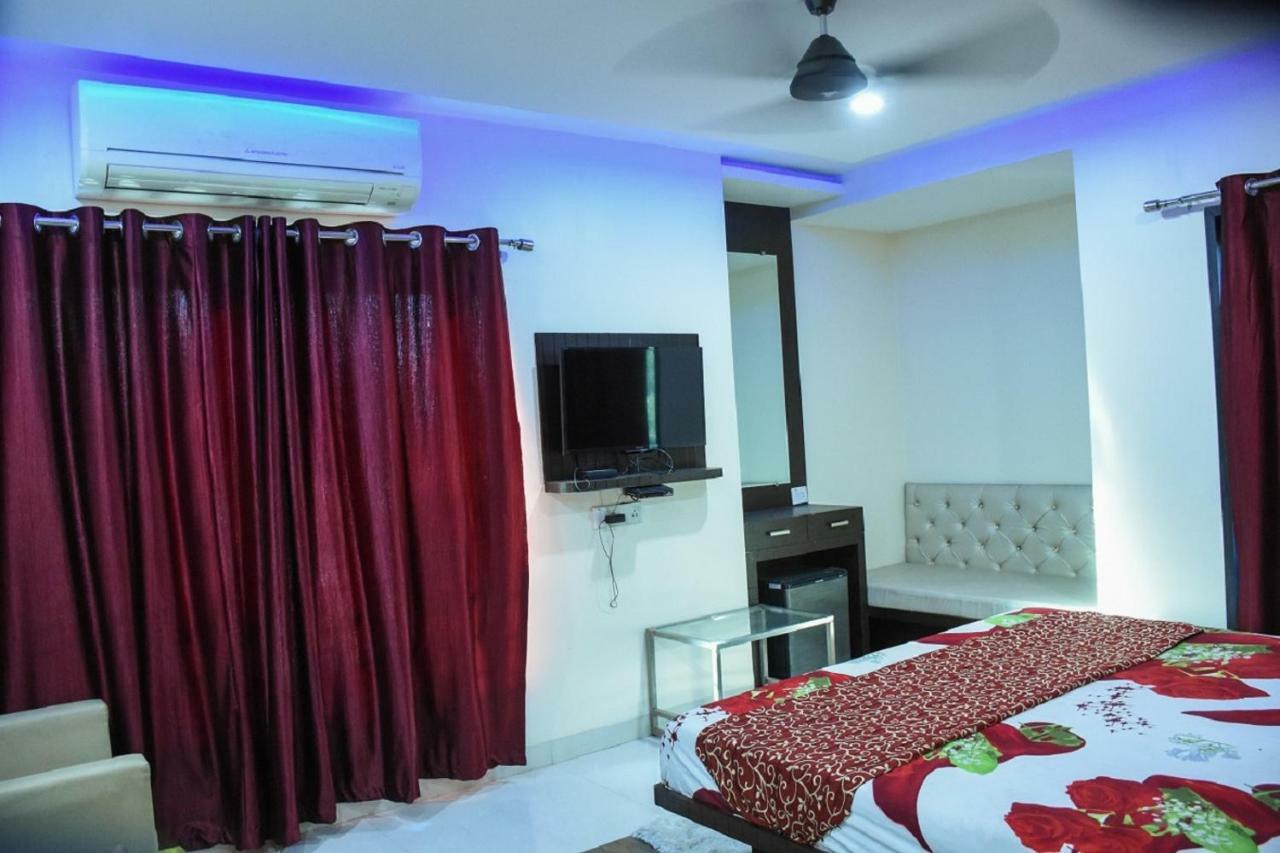 Hotel Dilip Індаур Екстер'єр фото