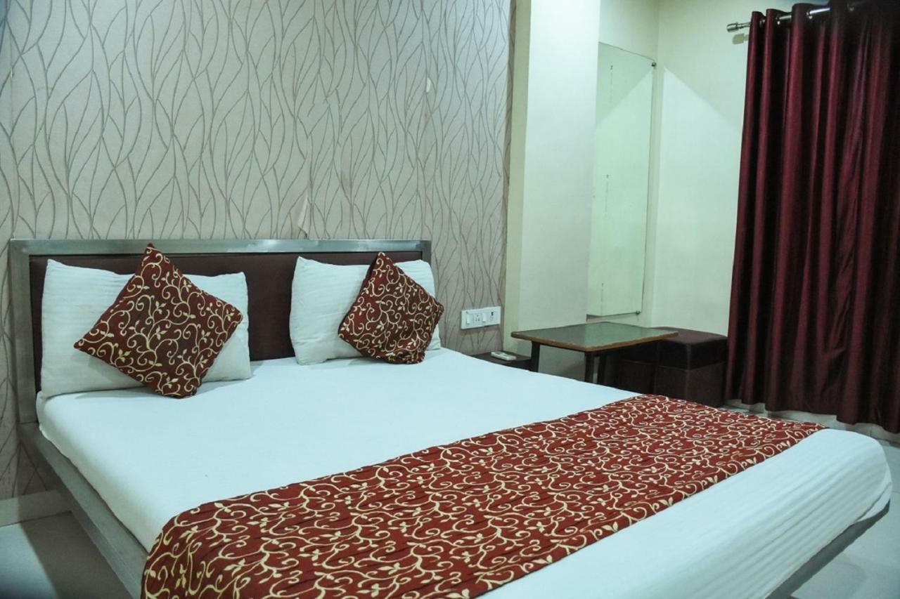 Hotel Dilip Індаур Екстер'єр фото